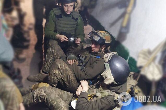 Держат оборону в нечеловеческих условиях: появились новые фото защитников с 'Азовстали'