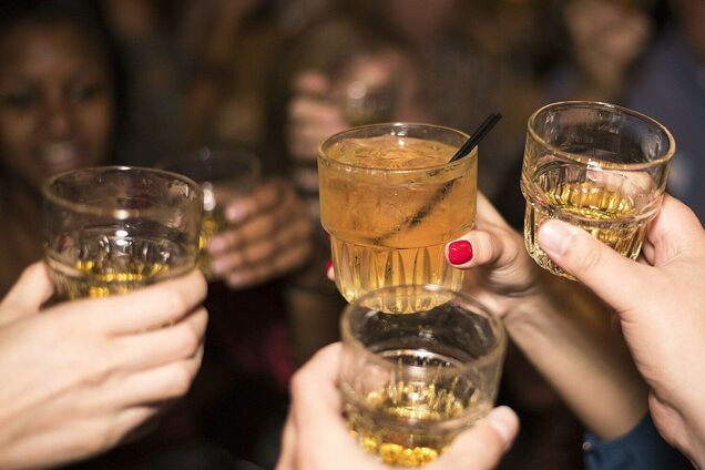 Теперь крепкий напитки в столице будут продавать дольше