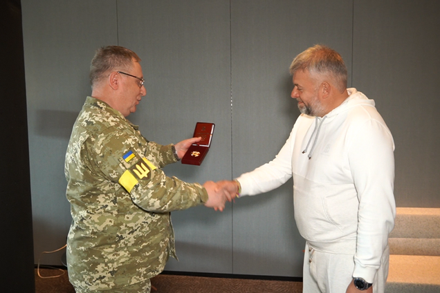 Президент ФК 'Рух' Козловский получил 'Знак уважения' за помощь ВСУ