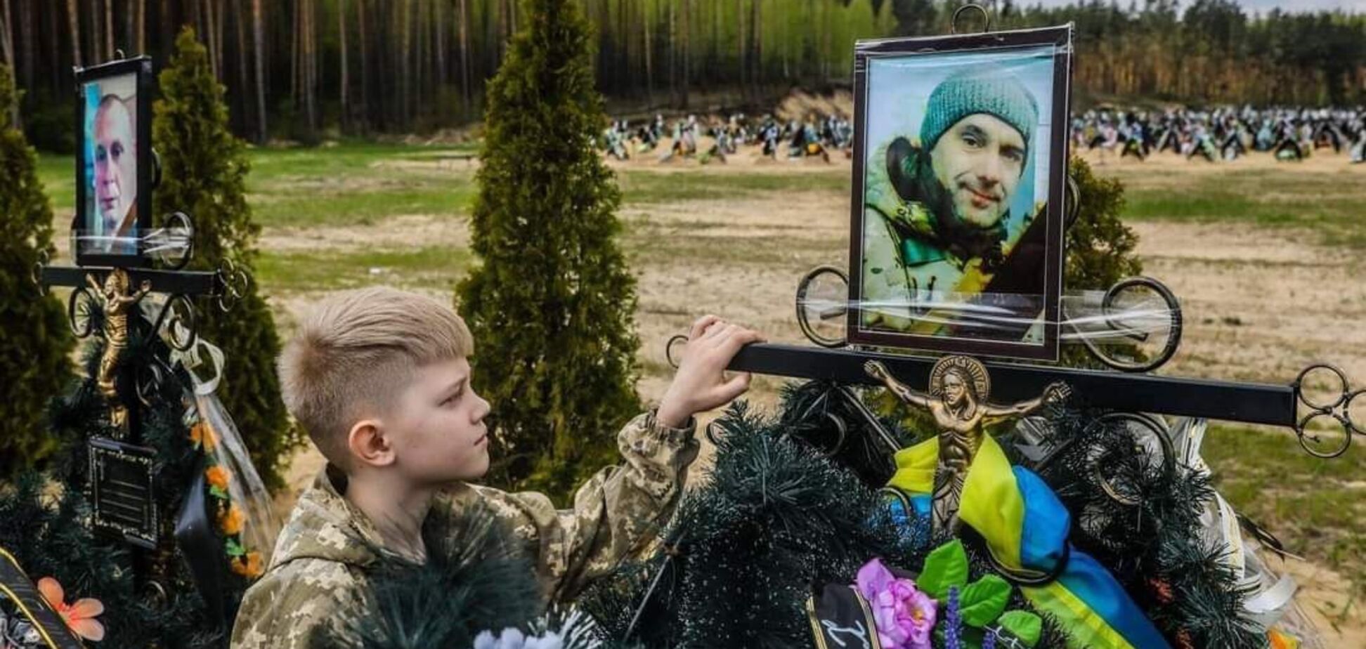 Сын на могиле Отца