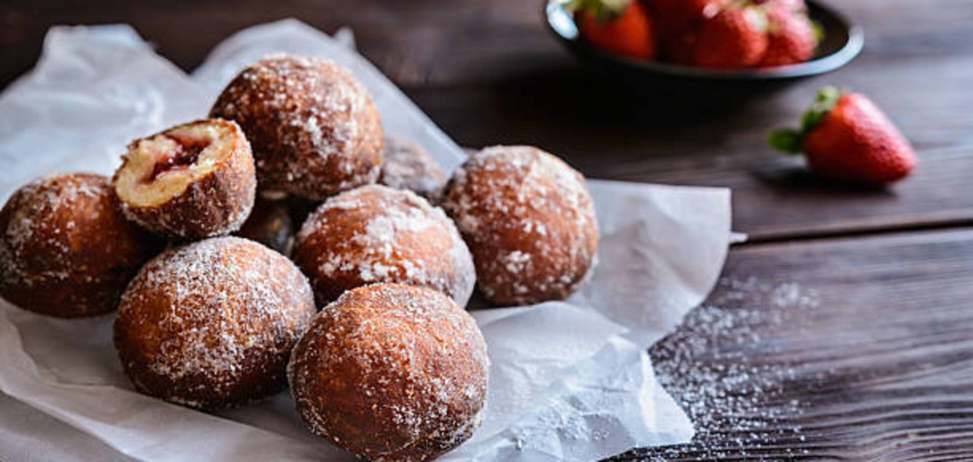 Без дрожжей и выпечки: как приготовить вкусные творожные пончики