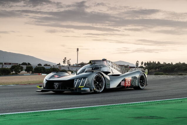 Peugeot представил гибридный гоночный болид