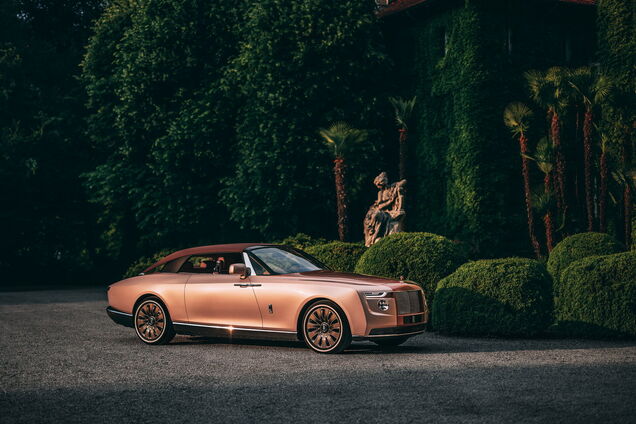 Rolls-Royce представил 'перламутровый' кабриолет Boat Tail за $28 млн