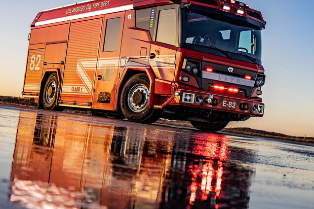 Американские пожарные получили первый электромобиль