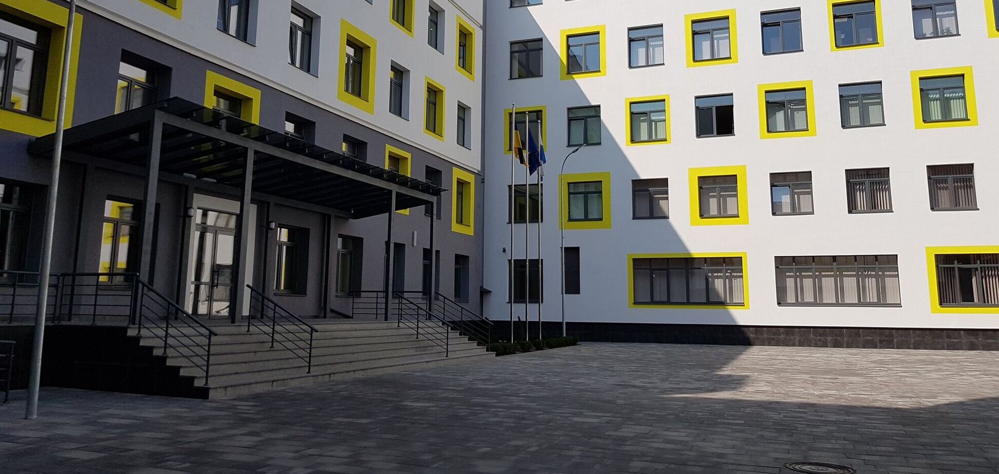 В столичных школах продолжают принимать первоклассников