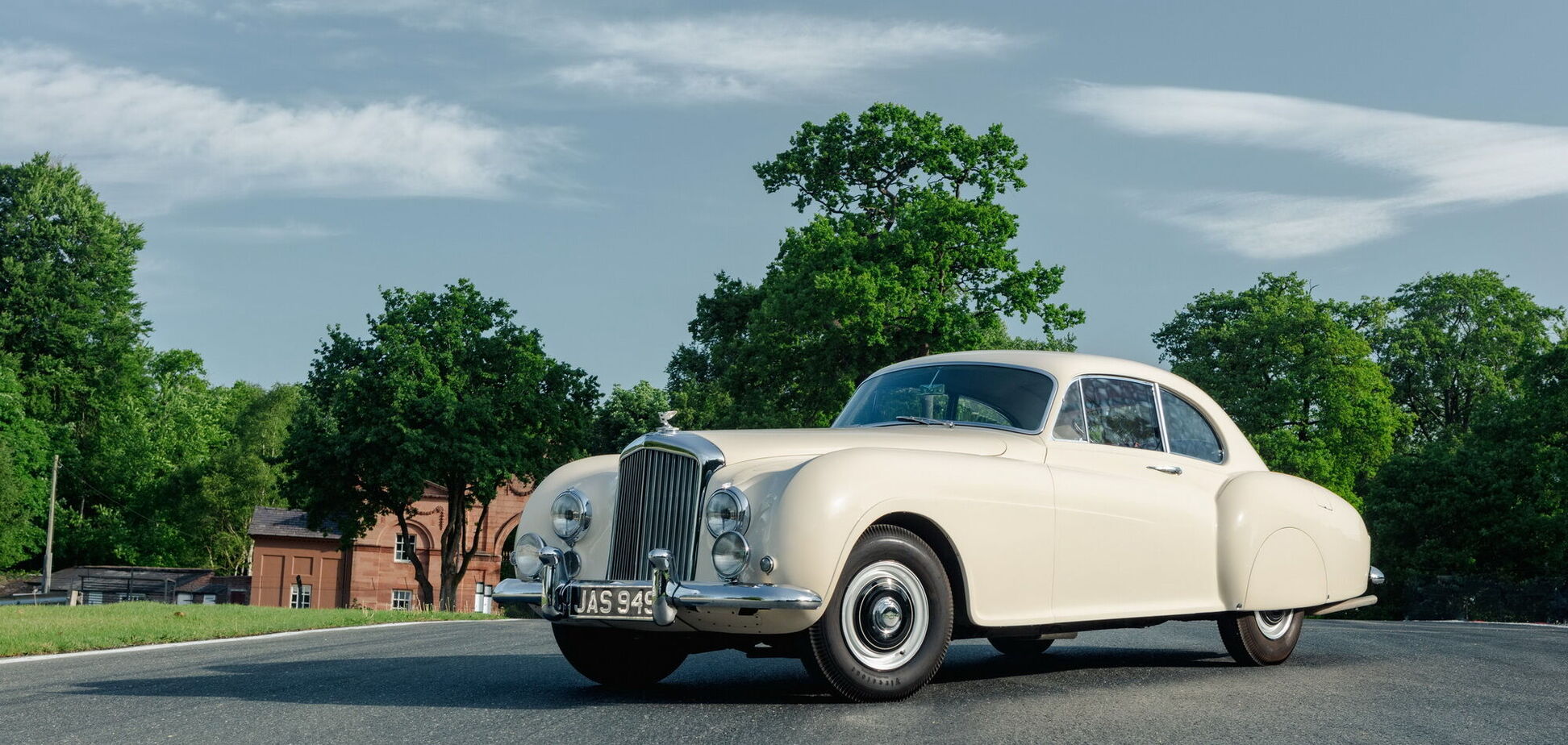 Bentley відзначила 70-річчя моделі R-Type Continental
