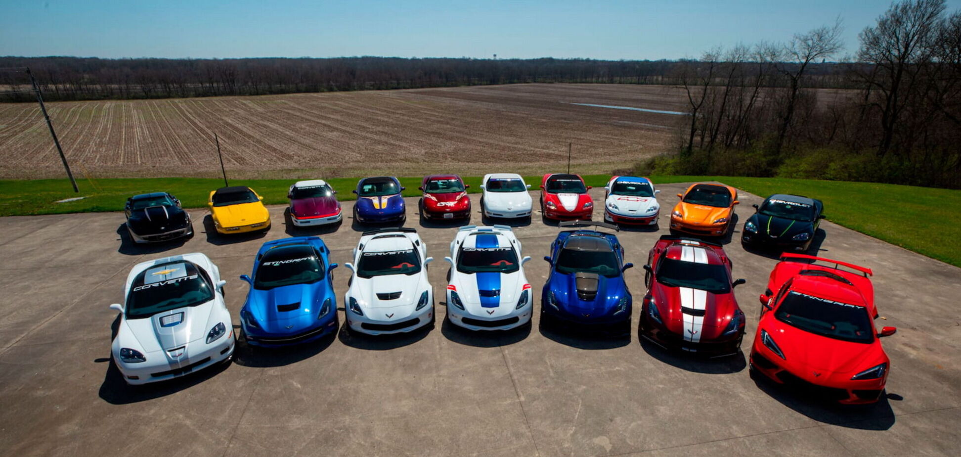 Колекцію з 18 рідкісних Chevrolet Corvette виставили на продаж