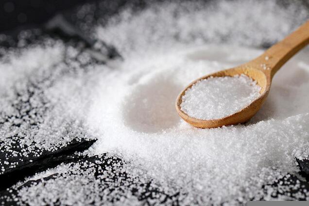 Соль помогает удалить неприятный запах