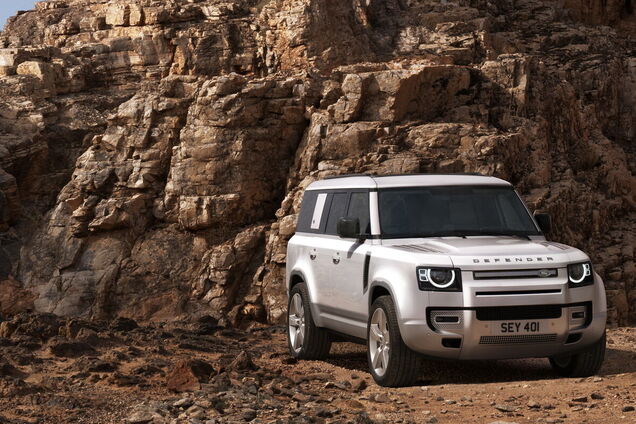 Land Rover представил новый Defender 130