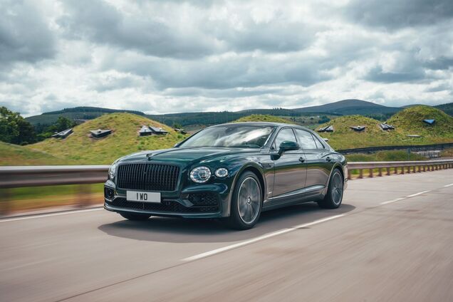 Bentley презентовал гибридный Flying Spur