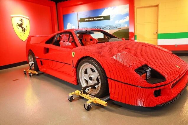 Lego збудувала повнорозмірну модель Ferrari F40