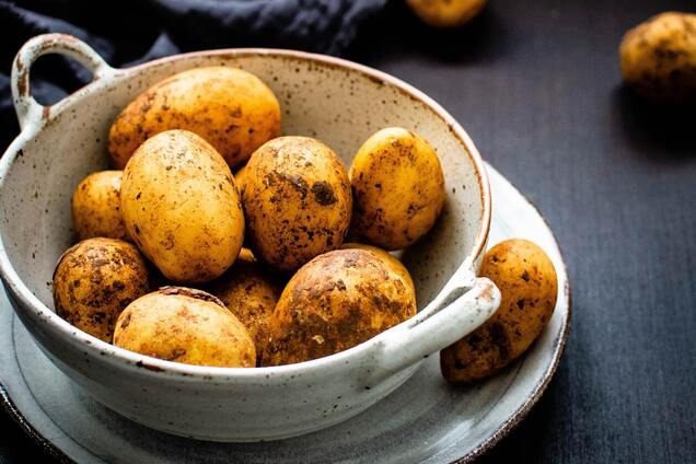 Как быстро приготовить молодой картофель