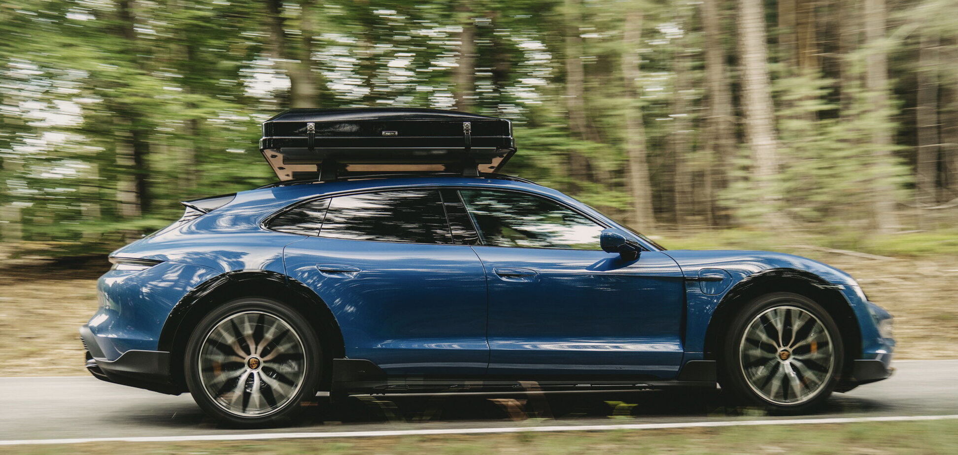 Porsche представил необычный аксессуар для путешественников