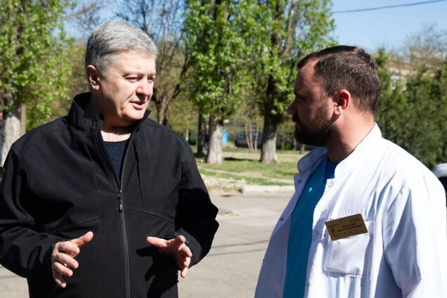 Порошенко привез в Николаев системы очистки воды, в первую очередь снабдили установками больницу