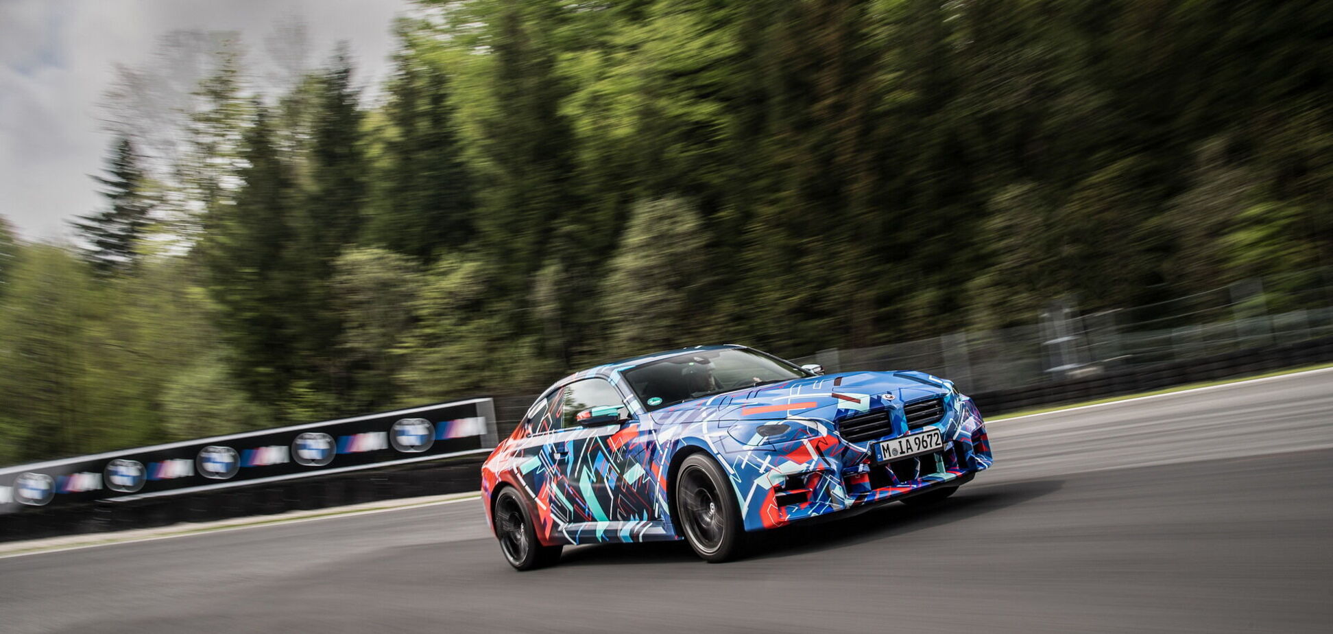 BMW показала тести нового купе M2