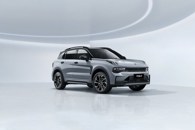 Lynk & Co обновил кроссовер 01