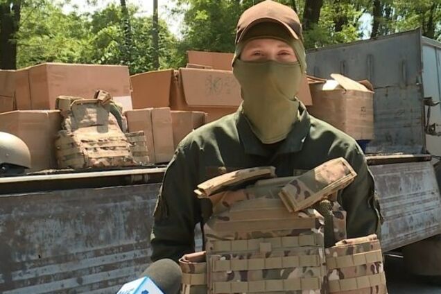 Нацгвардейцы получили от компании 'Метинвест' партию бронежилетов и шлемов