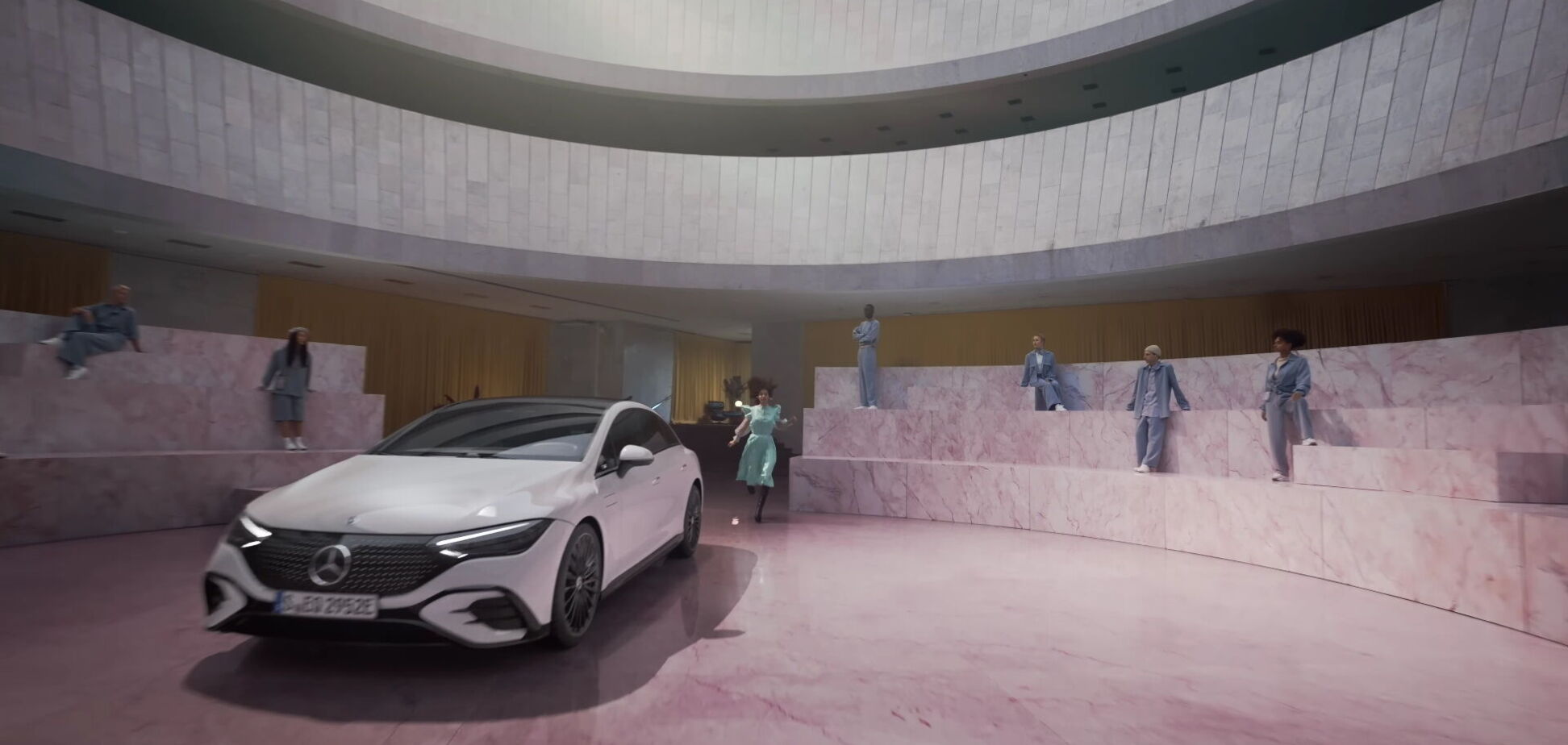 Рекламу електромобіля Mercedes-Benz EQE зняли у Києві. Відео
