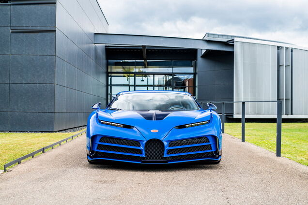 Bugatti представив перший серійний гіперкар Centodieci