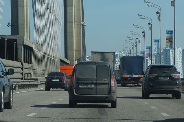 В Киеве закроют движение по Южному мосту для частных авто
