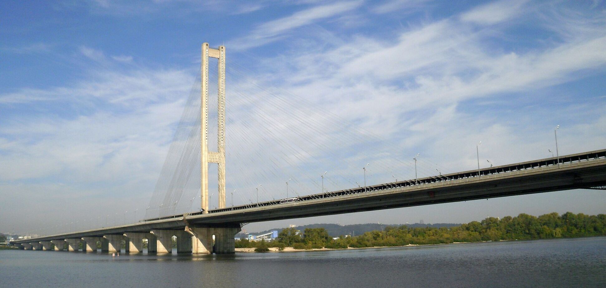 Южный мост закрыли для частного автотранспорта
