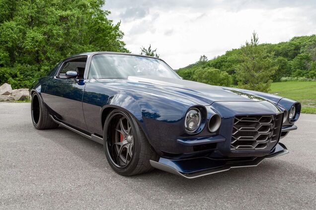На аукцион выставили стильный рестомод Chevrolet Camaro
