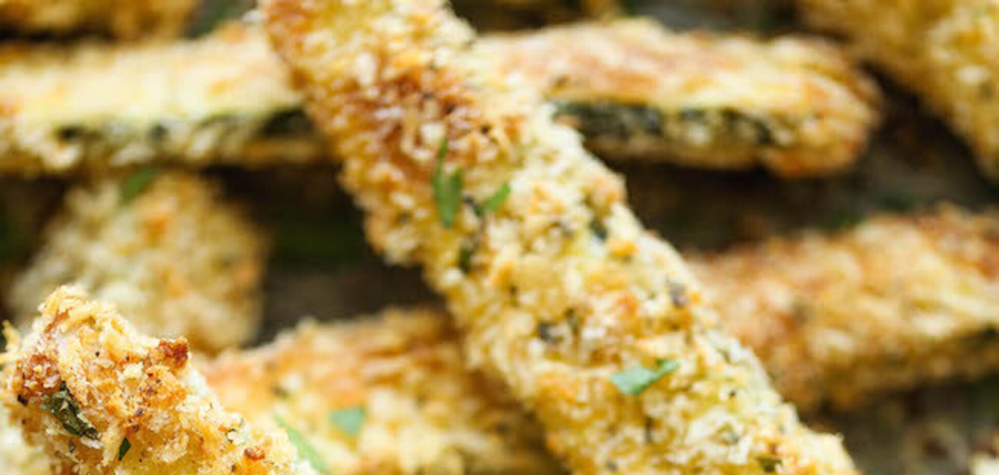 Кабачковые палочки в сырной панировке: полезная и вкусная альтернатива нагетсам