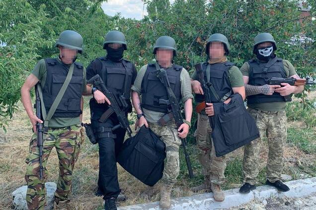 Бойцы терробороны в Покровске получили партию бронежилетов и касок от ДТЭК, – местные власти