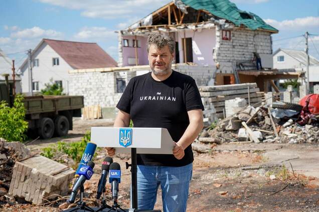 Площадь выбитых окон в области составляет почти три футбольных поля, – Бунечко о восстановлении Житомирщины