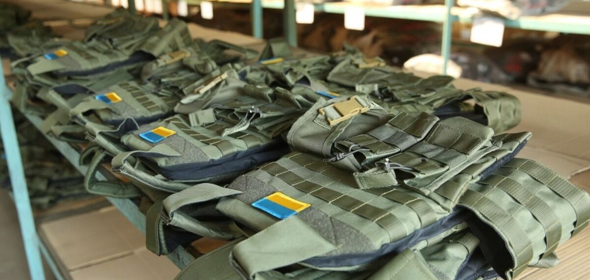 Военные Национальной гвардии получили 1000 бронежилетов от компании 'Метинвест'