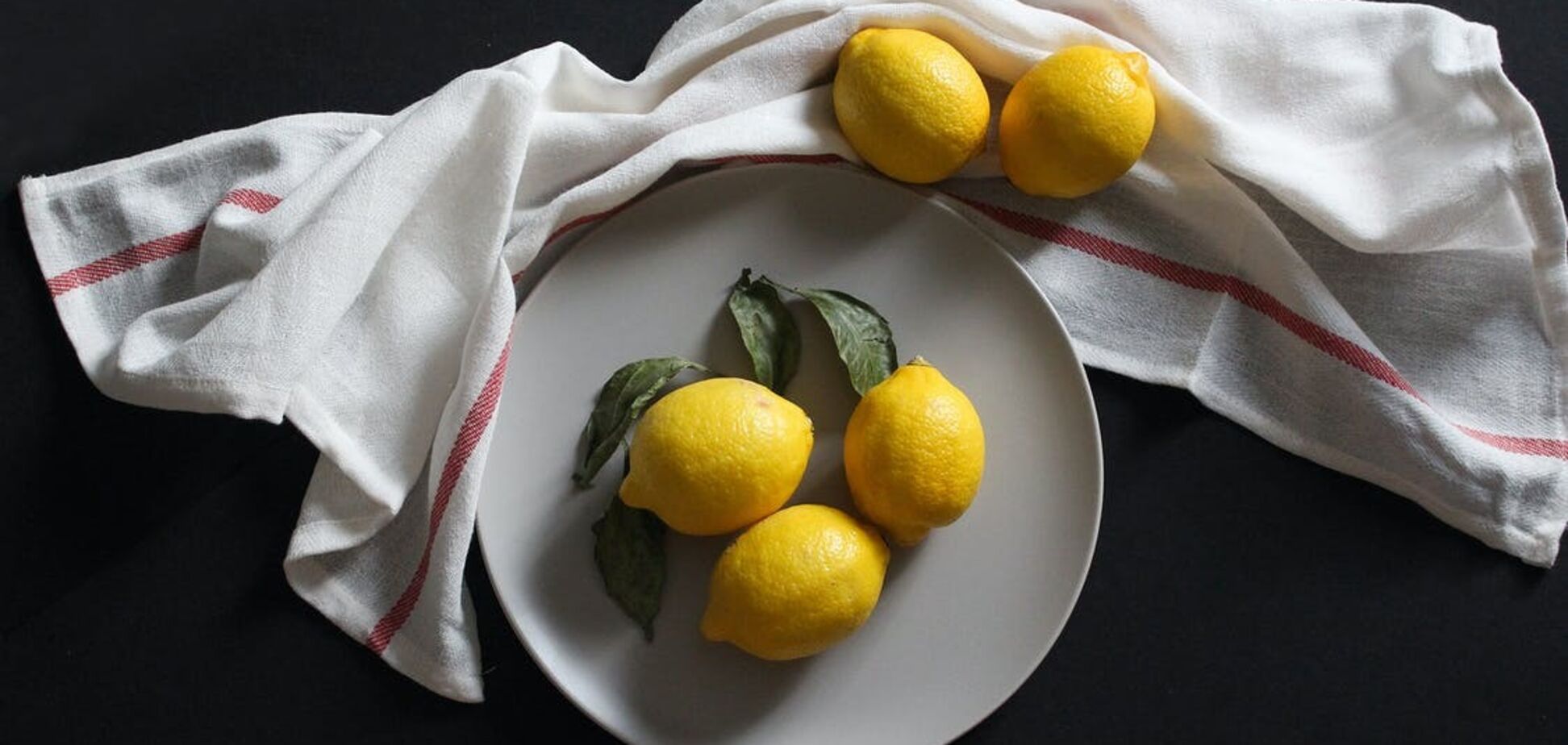 Як смачно замаринувати лимони: ідея незвичної марокканської закуски