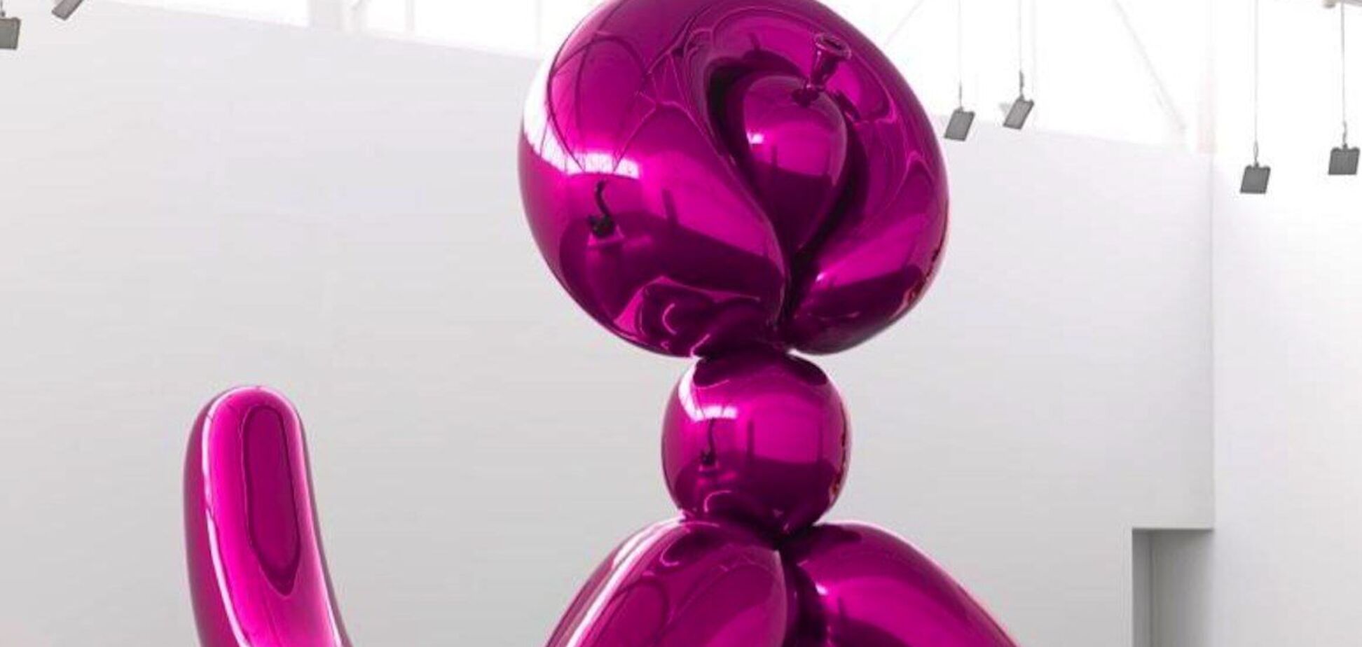 Для збору коштів на допомогу Україні. Віктор та Олена Пінчук продадуть на аукціоні скульптуру Джеффа Кунса Balloon Monkey