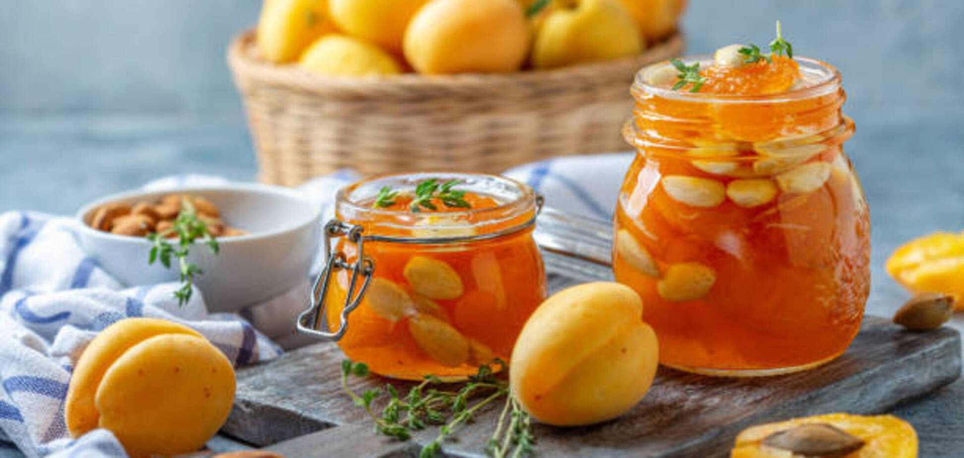 Як оригінально приготувати варення з абрикосів: з ревенем та лавандою 