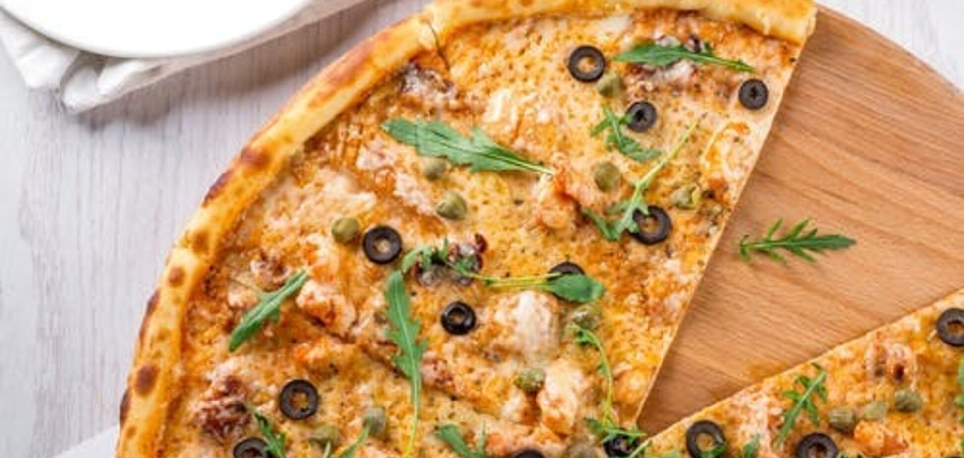 Дієтична піца без дріжджового тіста: з чого зробити основу 