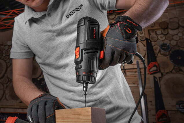 Почему шуруповерт незаменимый инструмент при ремонте и строительстве