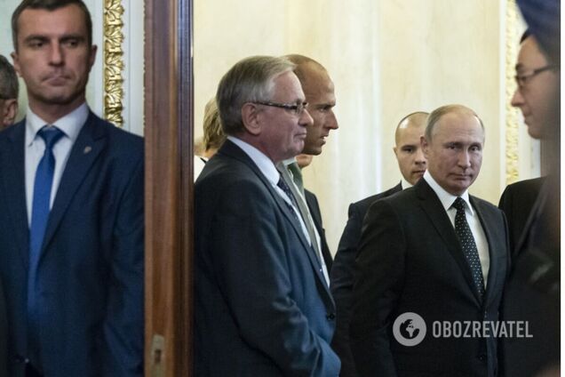 Путина в заграничных поездках сопровождает специальный человек, который собирает его экскременты, – Paris Match