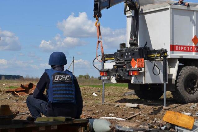 Саперы продолжают проверять городские пляжи