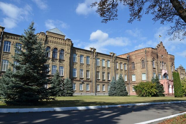 Колишнє артилерійське училище