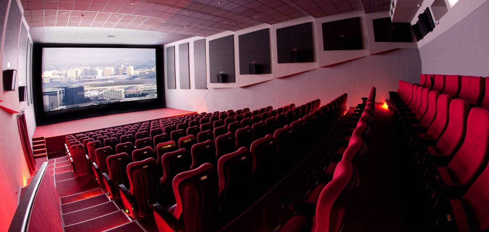Столичные кинотеатры работают, но есть ограничения