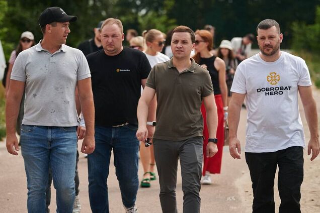 'Добробат' об’єднав небайдужих – нардеп Володимир Крейденко про волонтерський рух з відбудови країни