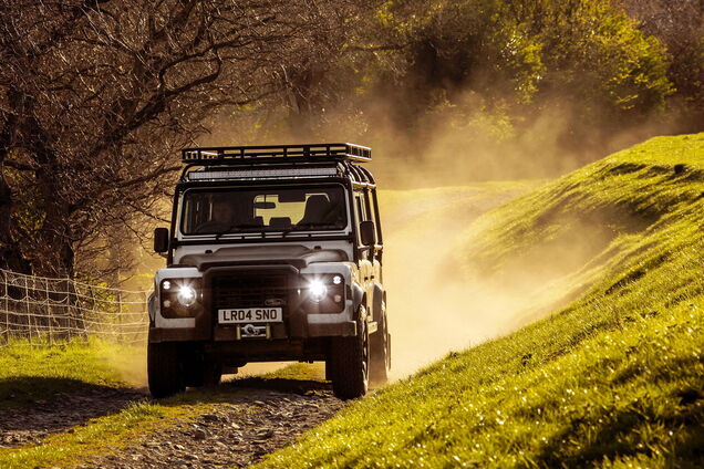 Land Rover перевыпустил классический Defender