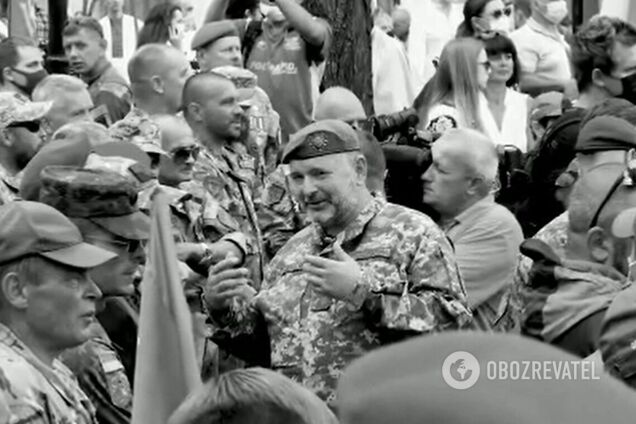 'Світ вміщається весь на дні рюкзака солдата': Петро Порошенко попрощався з Глібом Бабічем словами його вірша