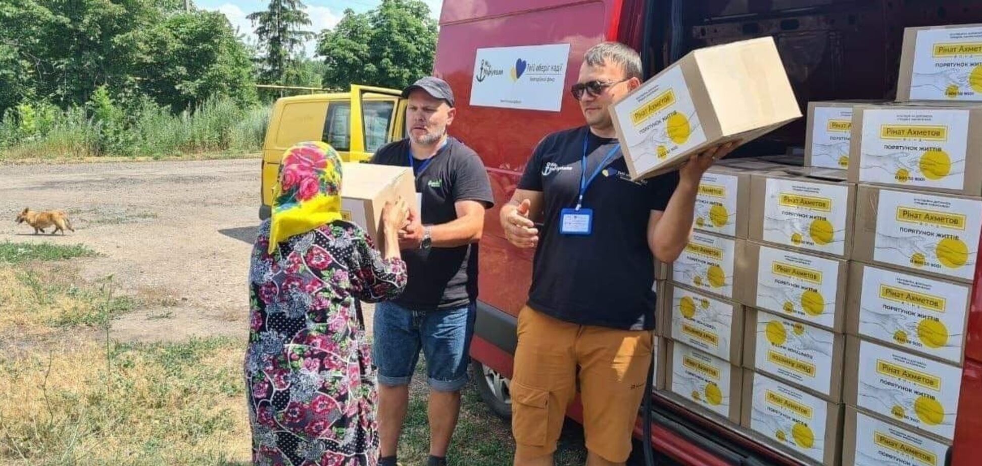 Мешканці Донеччини отримали від Фонду Ріната Ахметова черговий гуманітарний вантаж