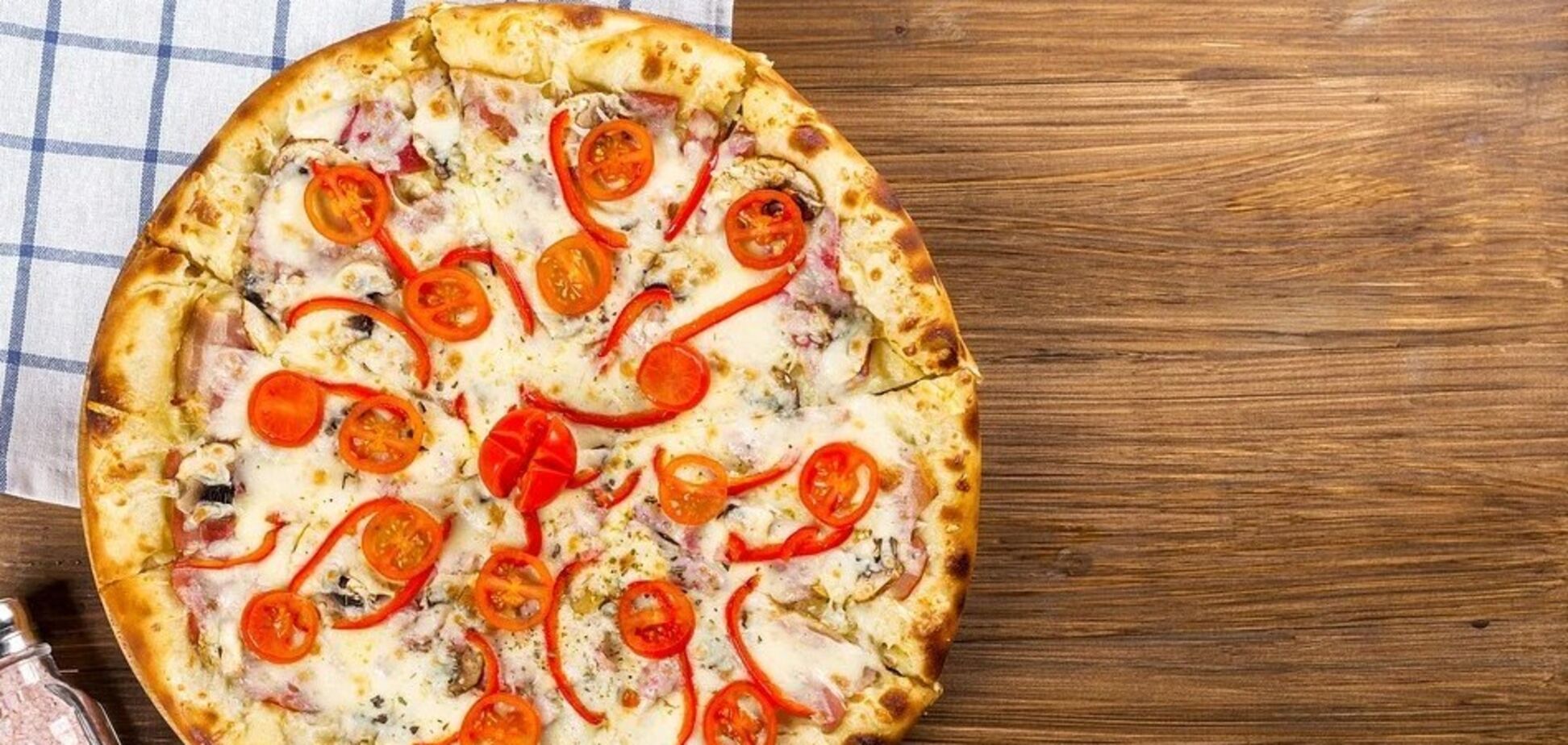 Ресторанная пицца в домашних условиях: нужно добавить соус ранчо