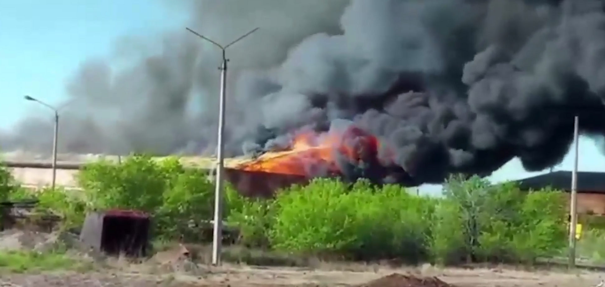 У Росії спалахнули склади