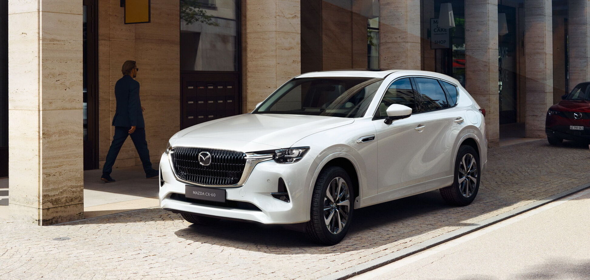 Mazda представила кроссовер CX-60 с новым мотором