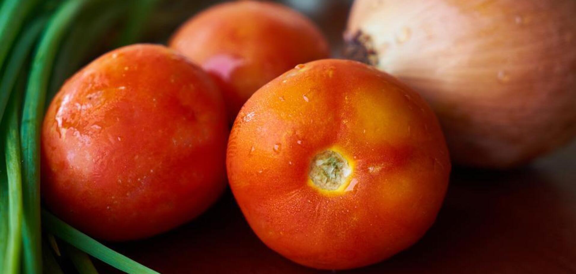 Как быстро замариновать помидоры с луком: есть можно через несколько часов