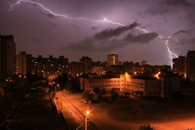 В столице и области ночью ожидается гроза
