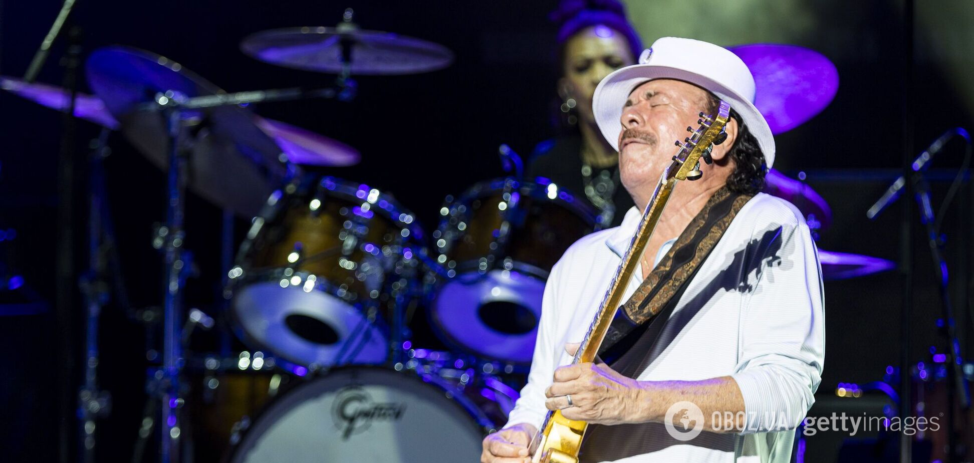 74-летний музыкант Карлос Сантана упал в обморок во время концерта. Видео