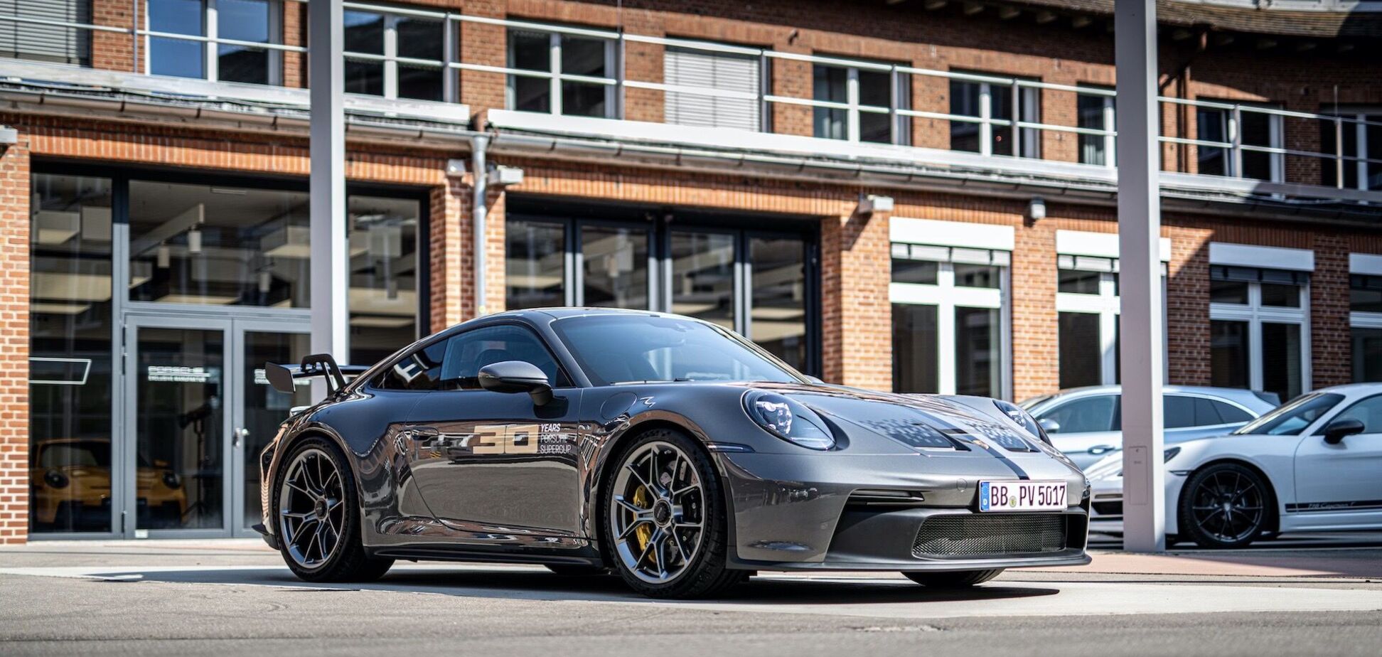 Porsche відзначив 30-річчя участі у перегонах особливим 911 GT3